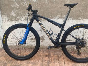 Used Trek Supercaliber Shimano XTR 2023 Mountainbike, Black — image 2 of 5