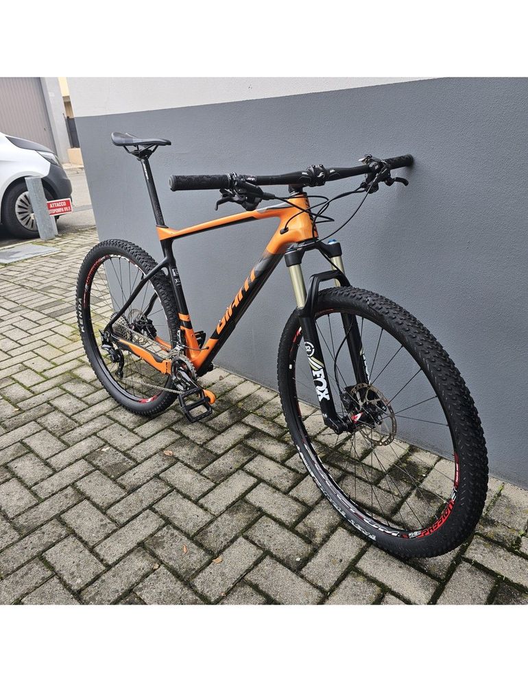 Used Giant XtC Advanced 2022 Mountainbike, Orange — image 11 of 11