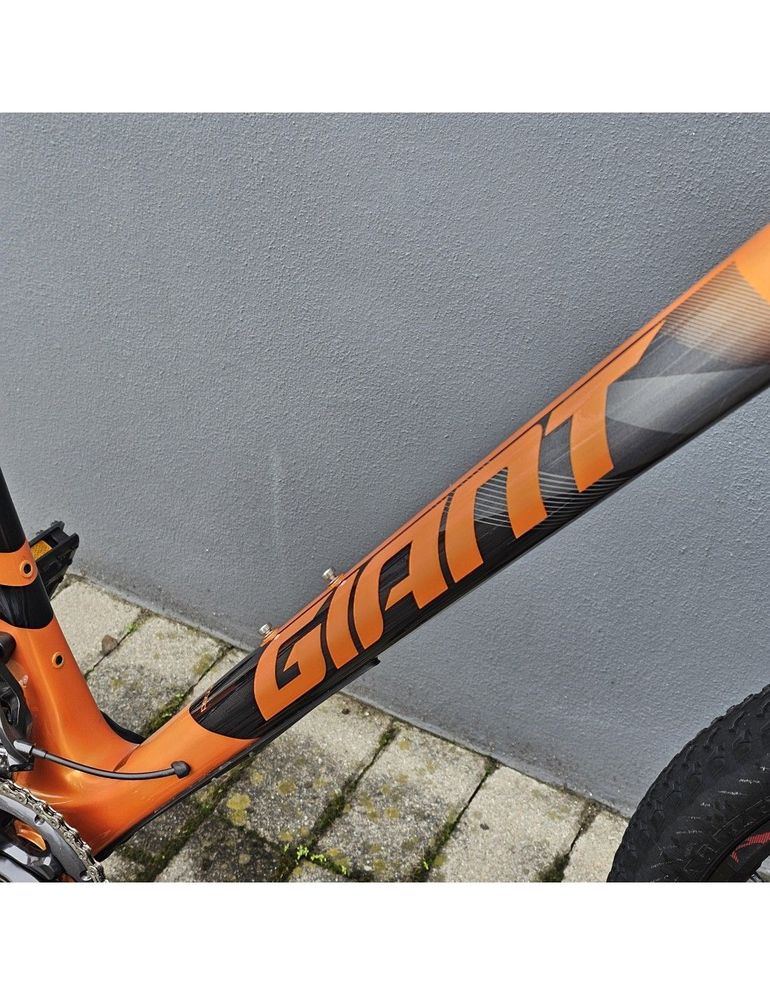 Used Giant XtC Advanced 2022 Mountainbike, Orange — image 9 of 11