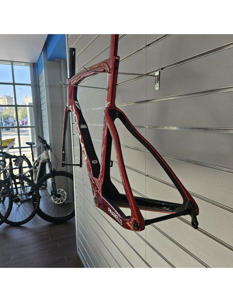 Used Pinarello TELAIO Pinarello Dogma F MY26 Starry Red Tg. 54 Frameset Frameset 2025 Road & Gravel, Red — image 3 of 8