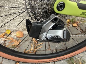 Used Scott Addict SRAM Rival 2024 Road & Gravel, Green — image 8 of 11