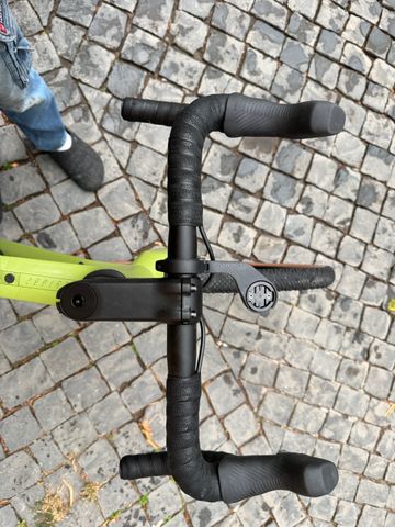 Used Scott Addict SRAM Rival 2024 Road & Gravel, Green — image 7 of 11