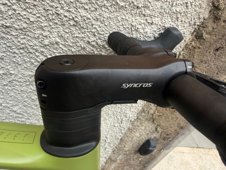 Used Scott Addict SRAM Rival 2024 Road & Gravel, Green — image 10 of 11