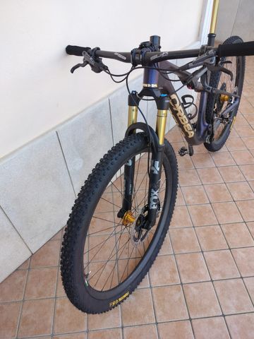 Used Orbea Oiz Shimano XTR 2024 Mountainbike, Blue — image 2 of 3