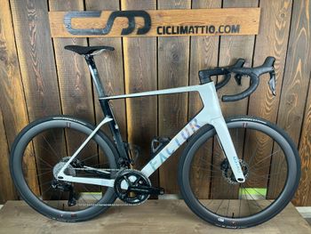 Used Factor Ostro Shimano Dura Ace Di2 2025 Road & Gravel