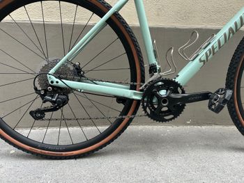 Used Specialized Diverge Elite E5 2024 2024 Road & Gravel, Green — image 3 of 4