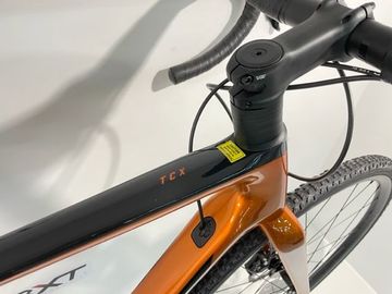 Used Giant TCX, Advanced Pro 2 2022 2022 Road & Gravel, Orange — image 4 of 6
