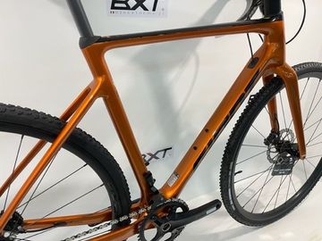 Used Giant TCX, Advanced Pro 2 2022 2022 Road & Gravel, Orange — image 2 of 6