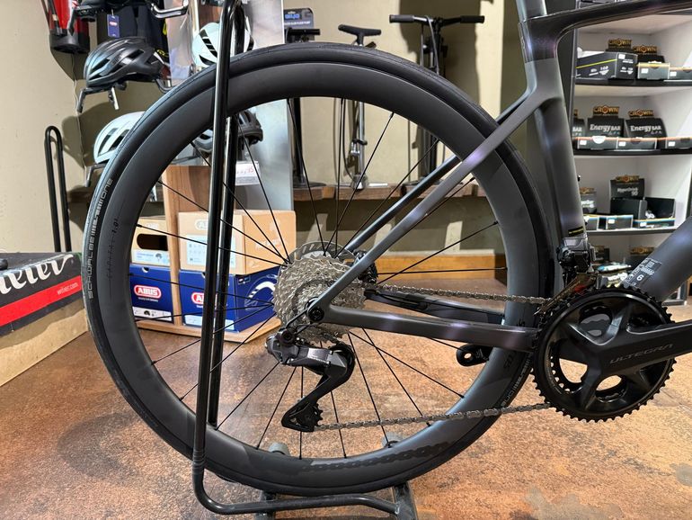 Used Scott Addict RC 10 2025 Road & Gravel, Black — image 3 of 3