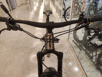 Used Giant Reign 29 2 2020 2020 Mountainbike, Light Gray, 29 — image 6 of 7