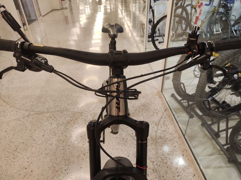 Used Giant Reign 29 2 2020 2020 Mountainbike, Light Gray, 29 — image 6 of 7
