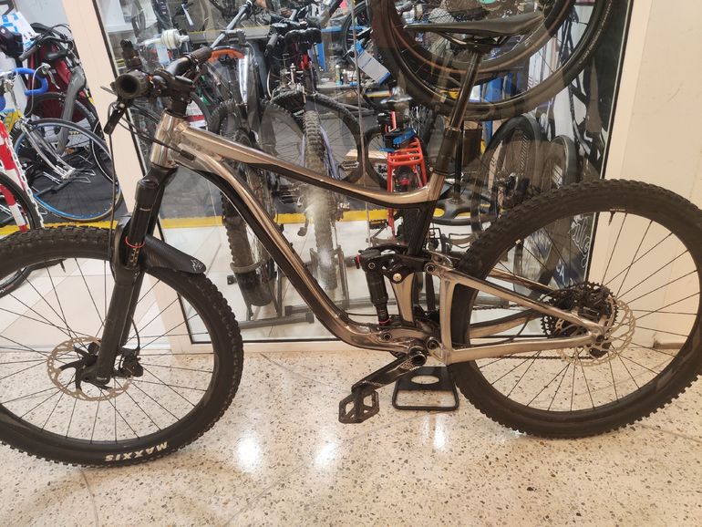 Used Giant Reign 29 2 2020 2020 Mountainbike, Light Gray, 29 — image 2 of 7