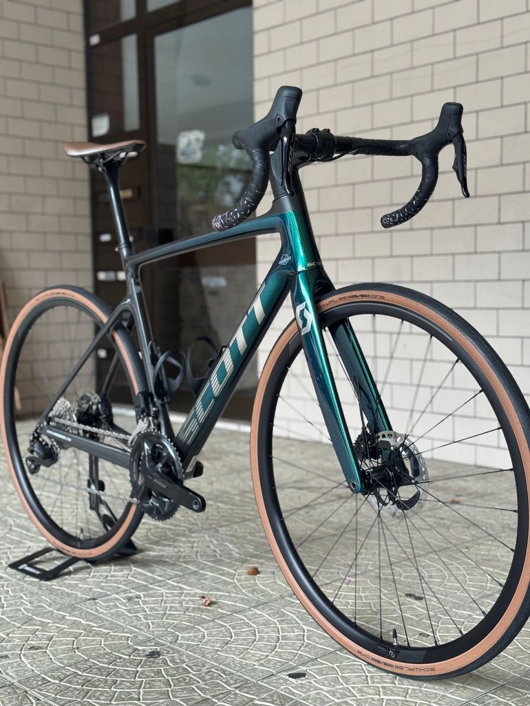 Used Scott Addict 20 2023 2023 Road & Gravel, Green — image 6 of 7