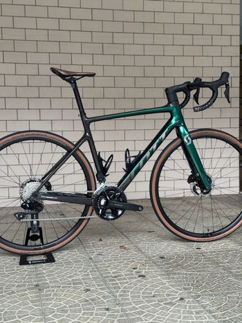Used Scott Addict 20 2023 2023 Road & Gravel, Green — image 7 of 7