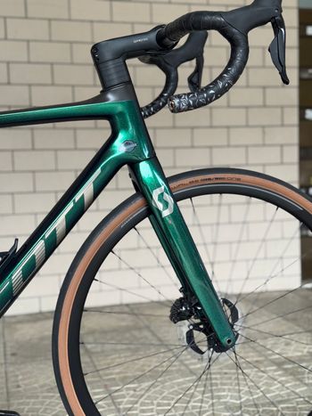 Used Scott Addict 20 2023 2023 Road & Gravel, Green — image 3 of 7