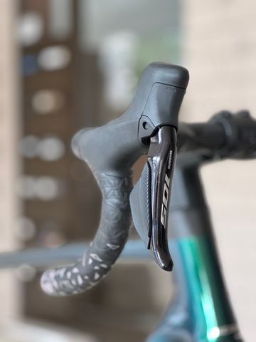 Used Scott Addict 20 2023 2023 Road & Gravel, Green — image 5 of 7