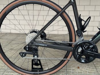 Used Scott Addict 20 2023 2023 Road & Gravel, Green — image 2 of 7