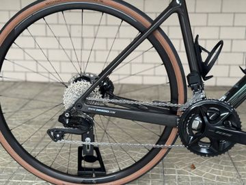 Used Scott Addict 20 2023 2023 Road & Gravel, Green — image 2 of 7