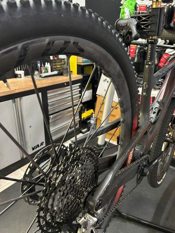 Used Scott Spark Shimano XTR 2024 Mountainbike, Red — image 4 of 7