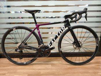 Used Factor O2 Shimano 105 Di2 2024 Road & Gravel