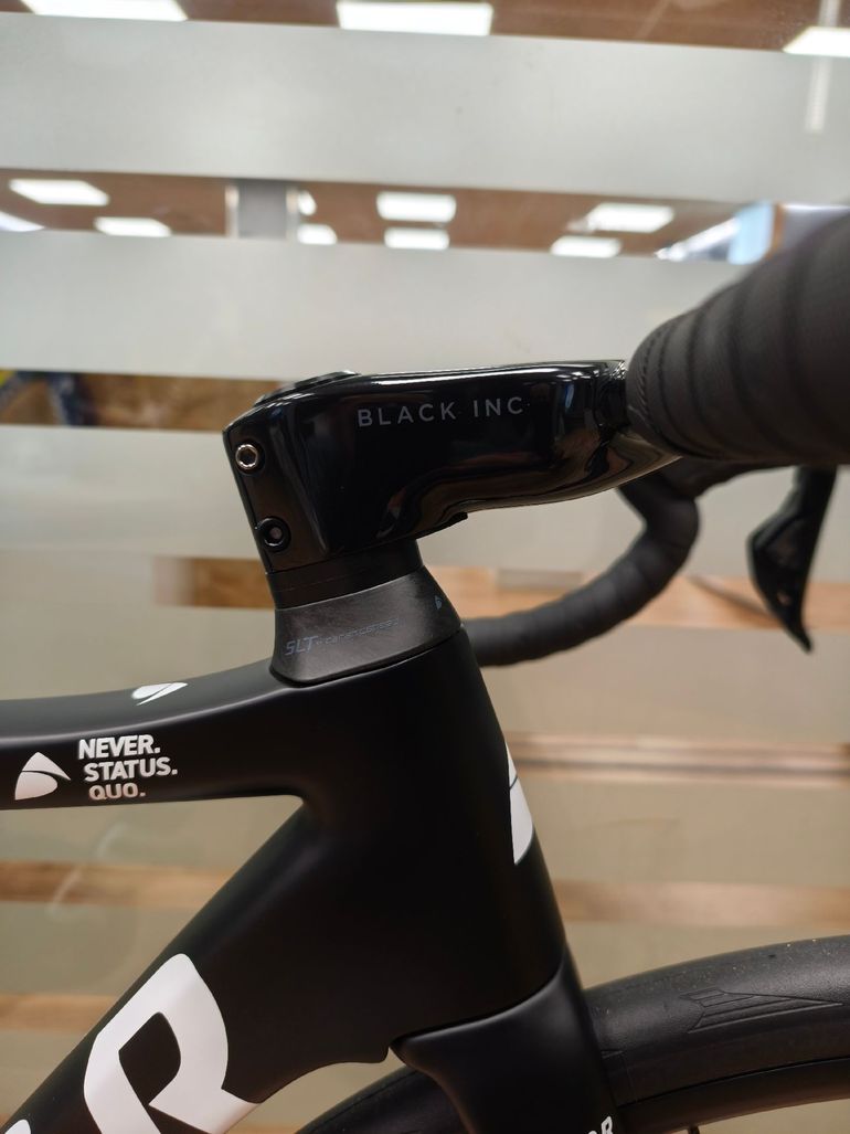 Used Factor O2 Shimano 105 Di2 2024 Road & Gravel, Black — image 4 of 14