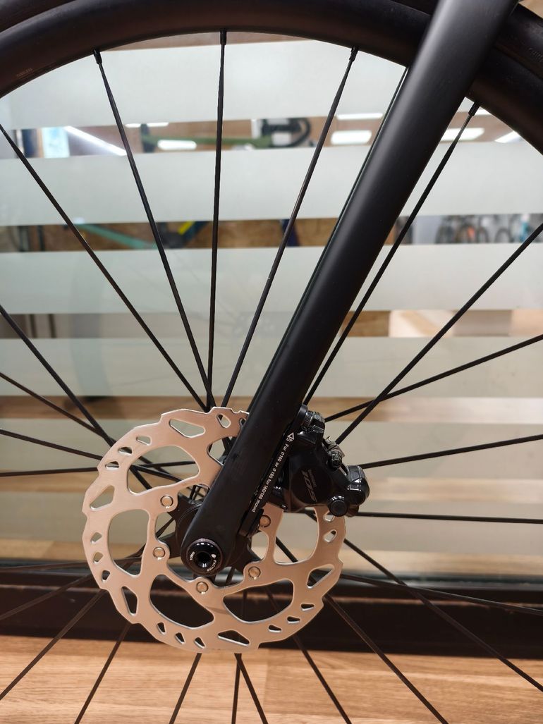 Used Factor O2 Shimano 105 Di2 2024 Road & Gravel, Black — image 9 of 14