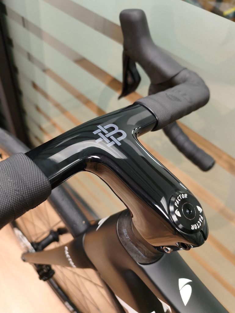 Used Factor O2 Shimano 105 Di2 2024 Road & Gravel, Black — image 13 of 14