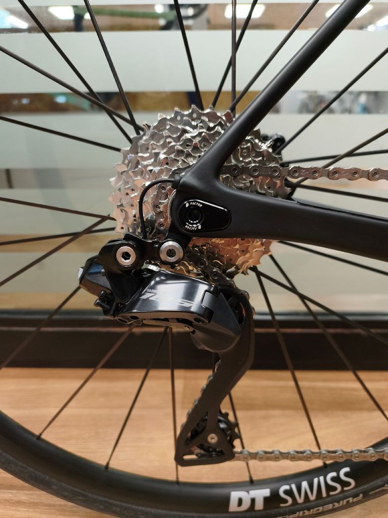 Used Factor O2 Shimano 105 Di2 2024 Road & Gravel, Black — image 3 of 14