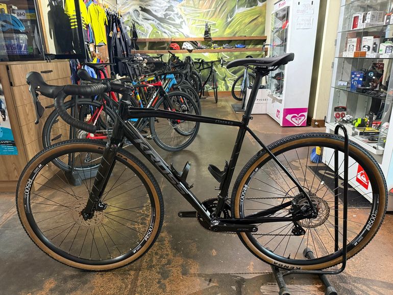 Used Scott Addict RC 30 2023 2023 Road & Gravel, Black — image 2 of 3