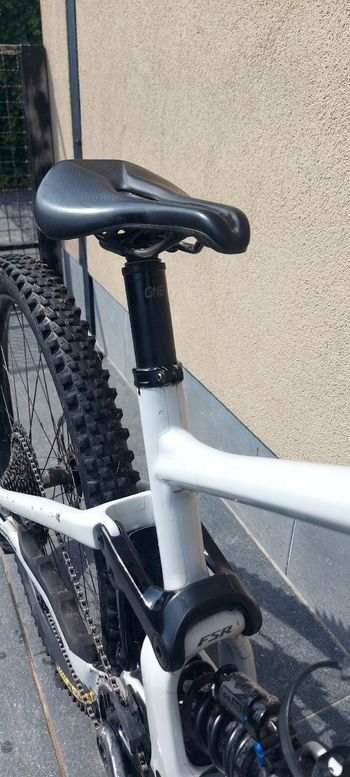 Used Specialized Enduro Comp 2022 2022 Mountainbike, White, 29 — image 6 of 6