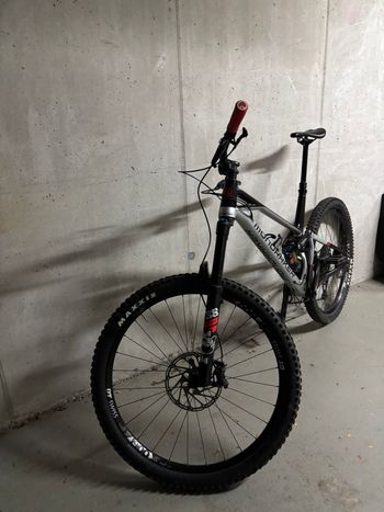 Used Mondraker Superfoxy R 2021 2021 Mountainbike, Black, 29 — image 2 of 3