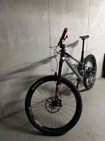 Used Mondraker Superfoxy R 2021 2021 Mountainbike, Black, 29 — image 2 of 3