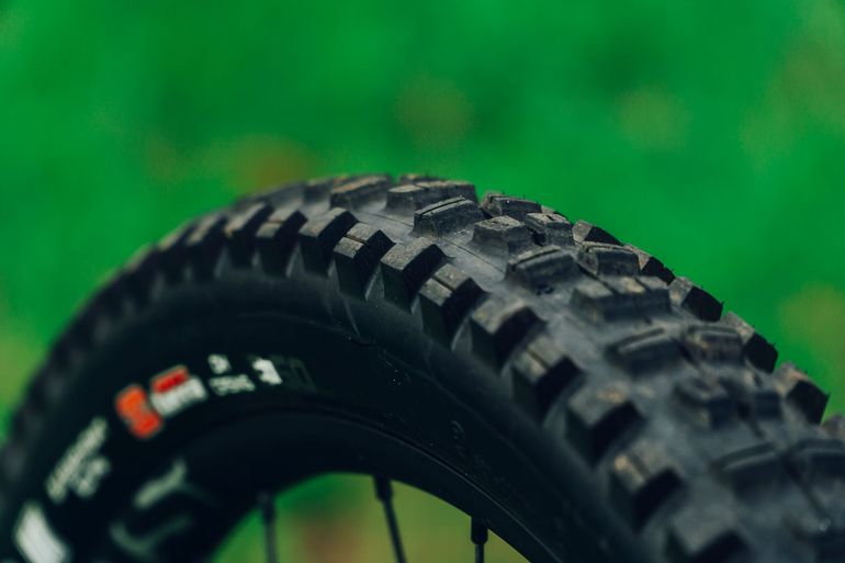 Norco Shore SRAM X01 DH 2023 Mountainbike usato, Rosso — immagine 9 di 11