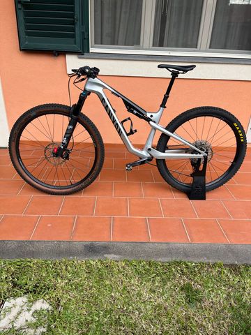 Used Canyon Lux Trail CF 6 2024 2024 Mountainbike, Light Gray, 29 — image 2 of 9
