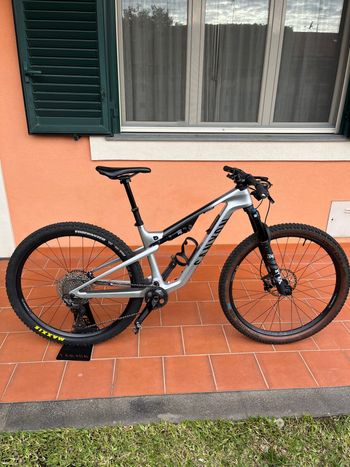 Used Canyon Lux Trail CF 6 2024 2024 MTB