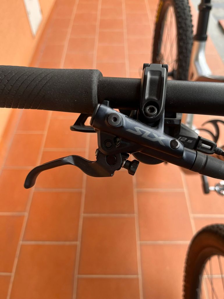 Used Canyon Lux Trail CF 6 2024 2024 Mountainbike, Light Gray, 29 — image 9 of 9