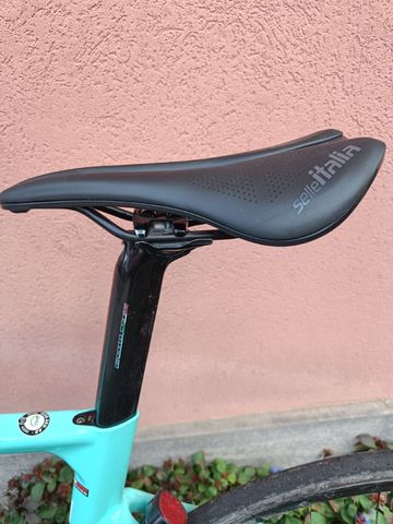 Used Bianchi Aria Disc 105 2019 2019 Road & Gravel, Blue — image 4 of 7
