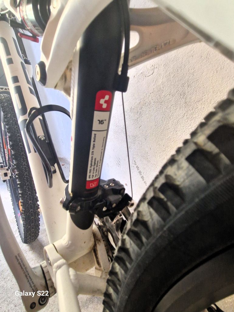 Used CUBE AMS 100 HPA 2011 Mountainbike, White — image 2 of 5