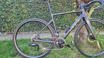 Used Scott Addict SRAM Force 2023 Road & Gravel, Green — image 4 of 6