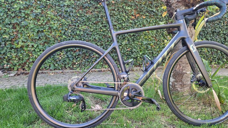 Used Scott Addict SRAM Force 2023 Road & Gravel, Green — image 4 of 6