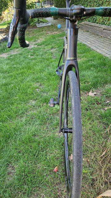 Used Scott Addict SRAM Force 2023 Road & Gravel, Green — image 5 of 6