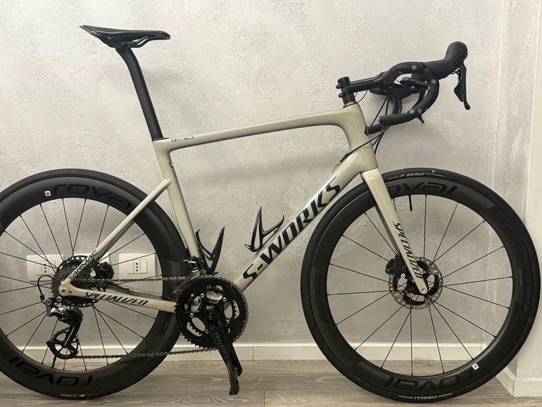 Used Specialized Tarmac 2021 Road & Gravel, Light Gray — image 1 of 13