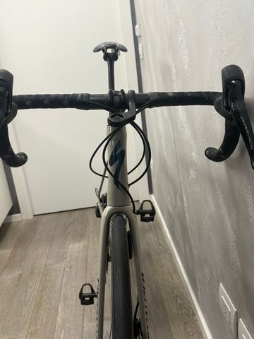 Used Specialized Tarmac 2021 Road & Gravel, Light Gray — image 9 of 13
