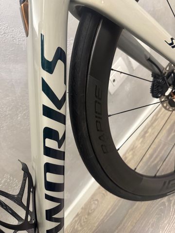 Used Specialized Tarmac 2021 Road & Gravel, Light Gray — image 4 of 13