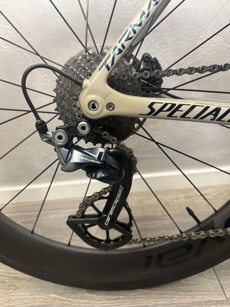 Used Specialized Tarmac 2021 Road & Gravel, Light Gray — image 7 of 13