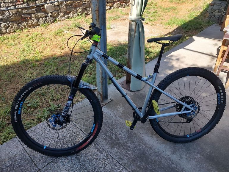 Used Marin San quentin Shimano Deore 2018 Mountainbike, Light Gray — image 2 of 8