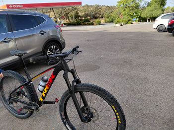 Used Trek Roscoe 8 2020 2020 Mountainbike, Black, 27.5 — image 3 of 3