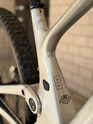 Used Scott Genius 940 2023 2023 Mountainbike, Light Gray, 29 — image 4 of 11