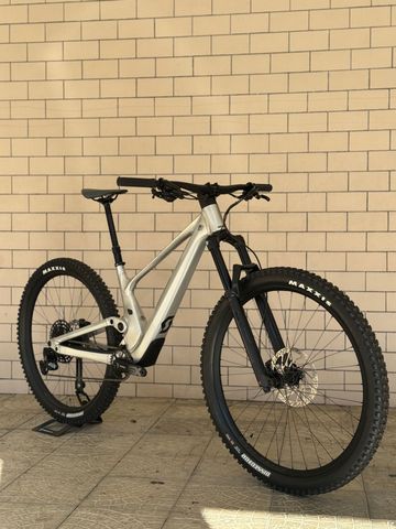 Used Scott Genius 940 2023 2023 Mountainbike, Light Gray, 29 — image 7 of 11