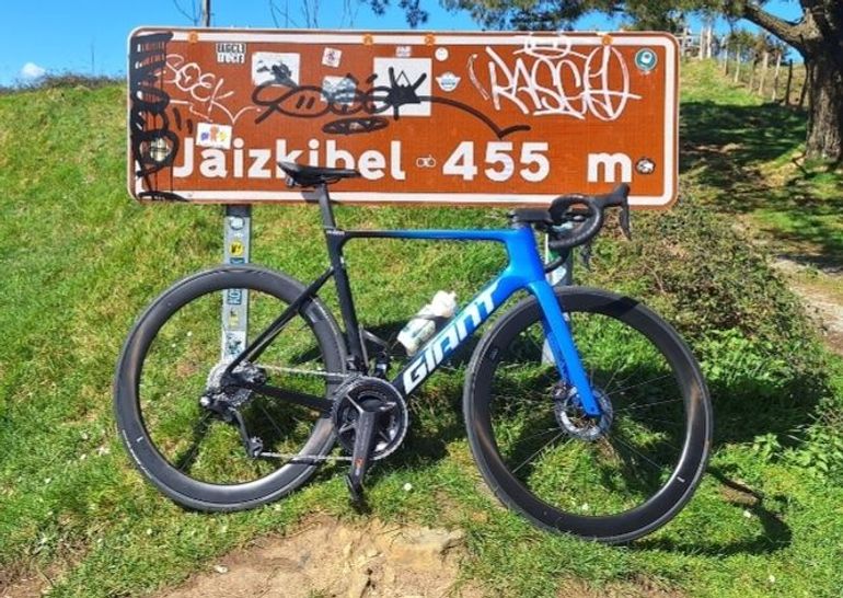 Used Giant Propel Advanced Pro 0 2024 2024 Road & Gravel, Blue — image 5 of 6